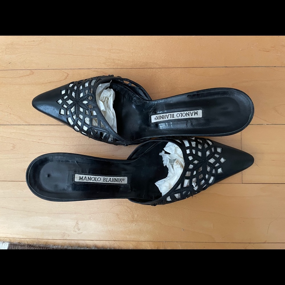 Manolo Blahnik slip on kitten heel shoes